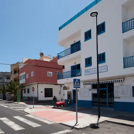 B.riva Apartament. Los Abrigos